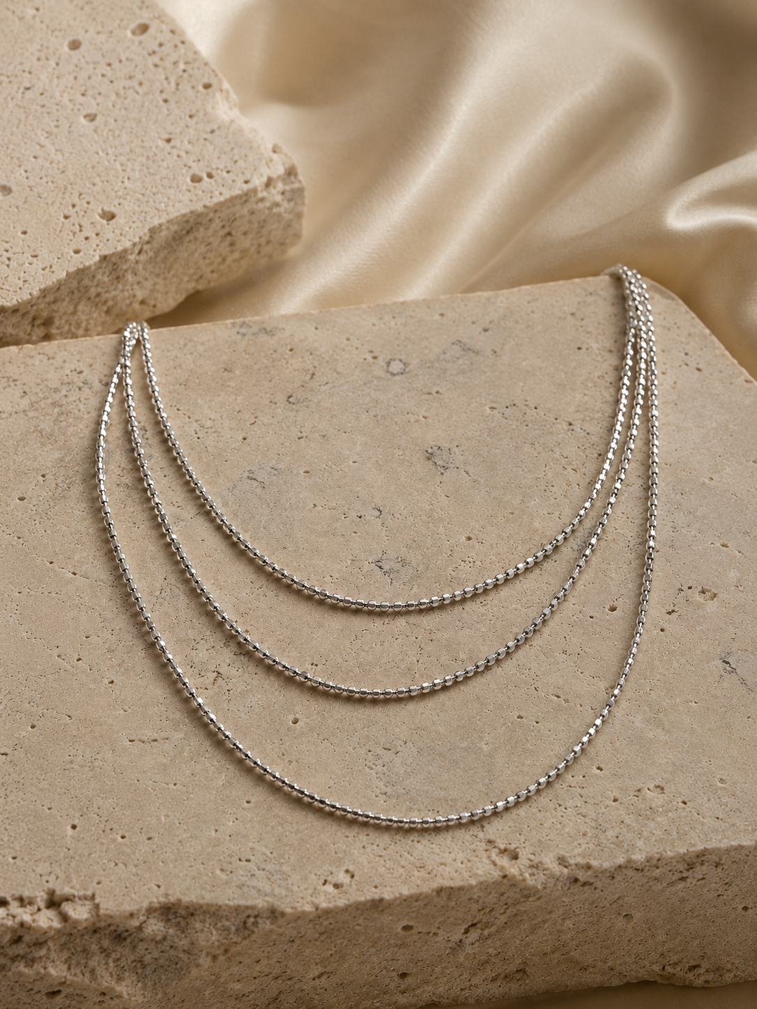Luna Veil Necklace - Image 3